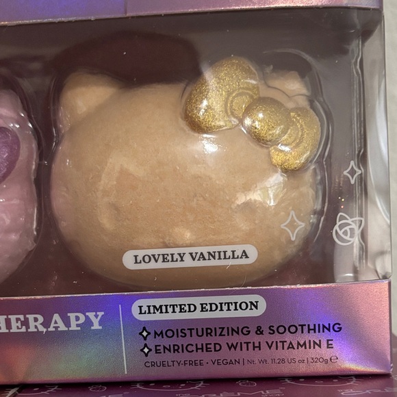 The Creme Shop x Hello Kitty Collab Limited Edition Bundle - Picture 9 of 11